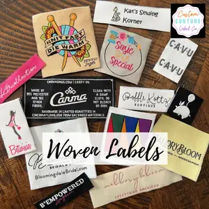 Kleideretiketten Mit Logo: Welches Druckverfahren? 2 Kleideretiketten mit Logo als Beispiel für Textiletiketten-Herstellung mit bedrucktes Stoffetikett und Pflegeetikett
