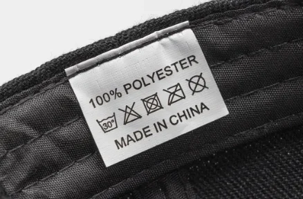 Polyester-Pflegeetikett mit Waschsymbolen – gefertigt von LabelGo